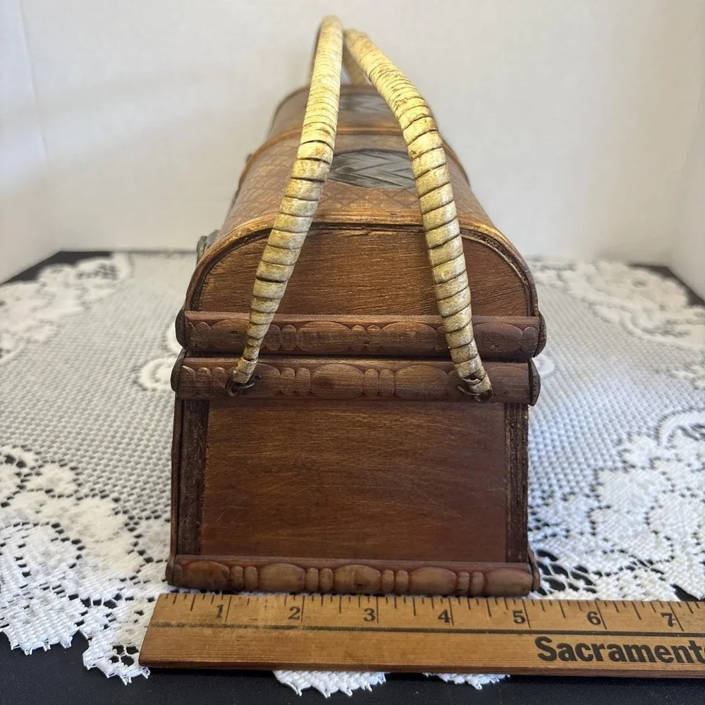 VTG Boho Woven Bamboo & Wood Decorative Keepsake Box with Brass Latches dome Lid
